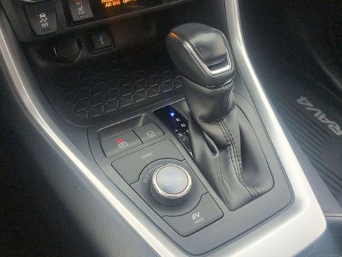 Certified 2020 Toyota RAV4 XSE image 25