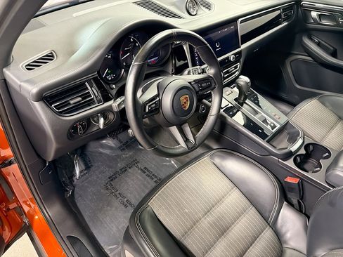 Certified 2023 Porsche Macan Turbo AWD/4WD image 4