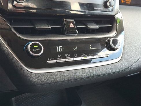Used 2022 Toyota Corolla LE image 15