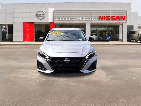 New 2025 Nissan Altima 2.5 SR w/ SR Premium Package image 7