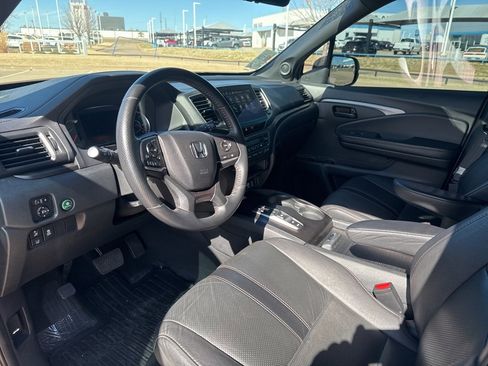 Used 2022 Honda Pilot TrailSport image 2
