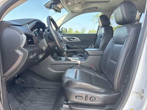 Used 2018 Chevrolet Traverse Premier AWD/4WD image 17