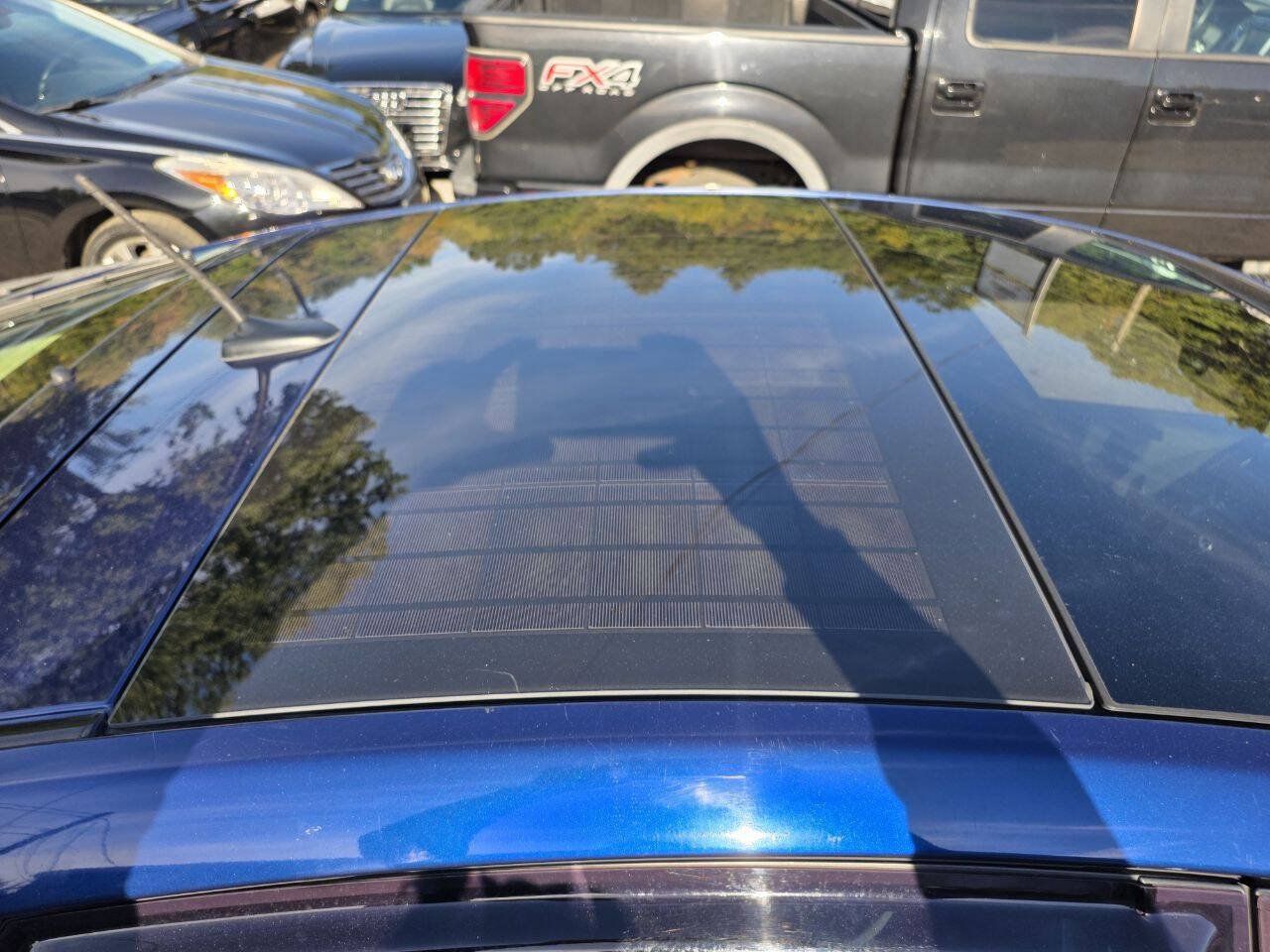 Used 2010 Toyota Prius Four w/ Solar Roof Pkg FWD image 24