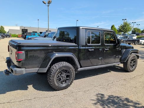Used 2024 Jeep Gladiator Mojave AWD/4WD image 5