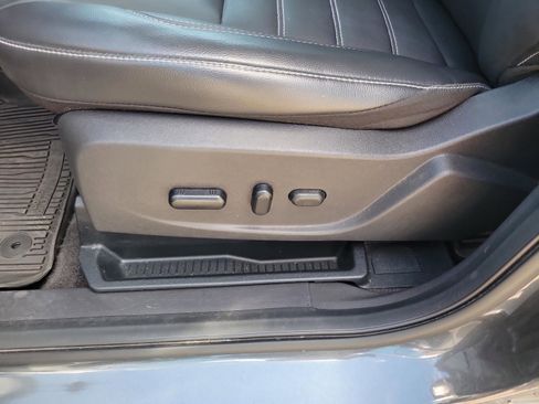 Certified 2019 Ford Escape Titanium image 9