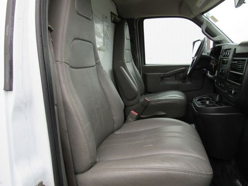 Used 2022 GMC Savana 3500 Extended w/ Power Convenience Package RWD image 14