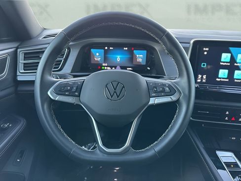 Used 2025 Volkswagen Atlas Cross Sport SE image 13