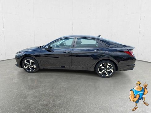 Used 2023 Hyundai Elantra SEL w/ Convenience Package image 8