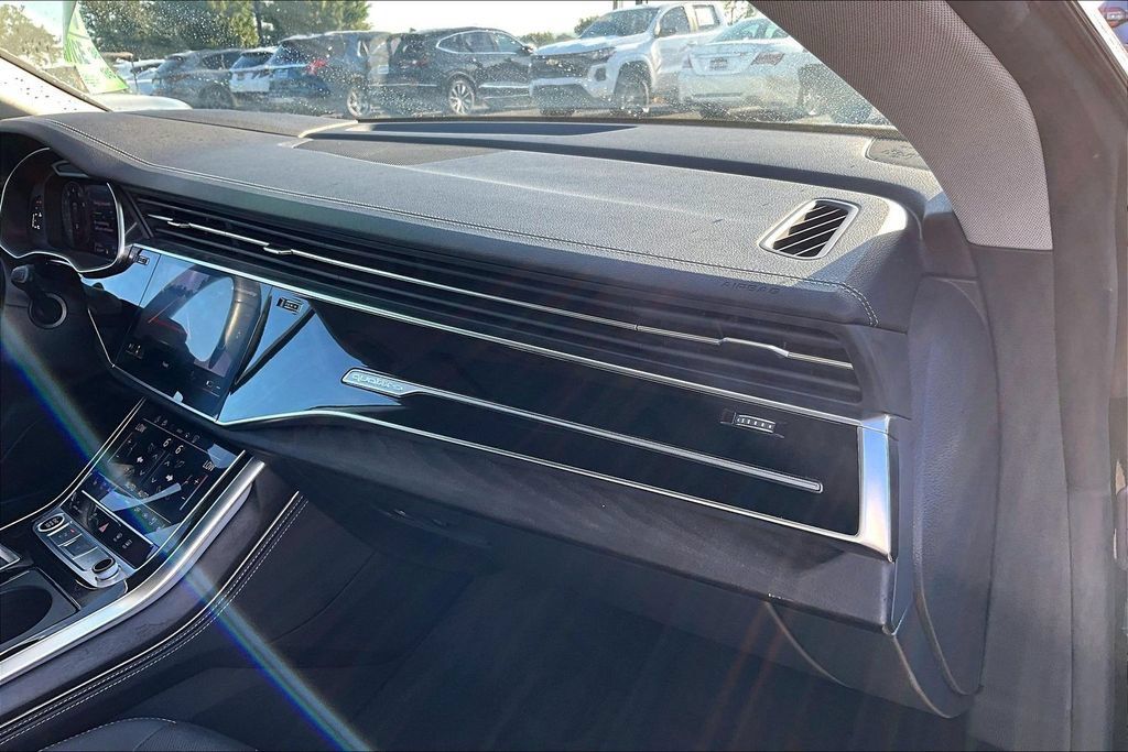 Used 2023 Audi Q8 Prestige w/ Prestige Package AWD/4WD image 19