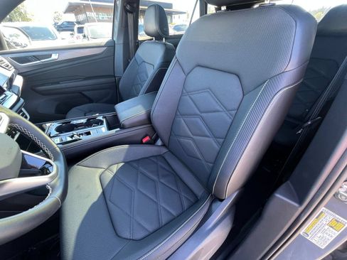 Used 2026 Volkswagen Atlas Cross Sport SE FWD image 34