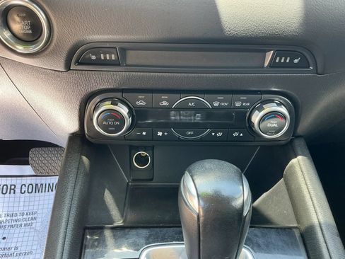 Used 2018 MAZDA CX-5 Touring w/ Preferred Equipment Package AWD/4WD image 21
