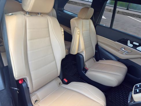 Used 2024 Mercedes-Benz GLS 450 4MATIC image 13