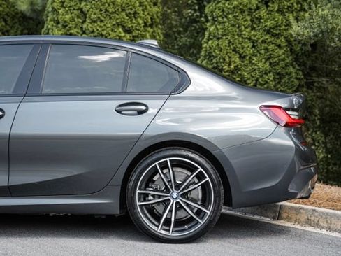 Used 2022 BMW 330e w/ M Sport Package RWD image 11
