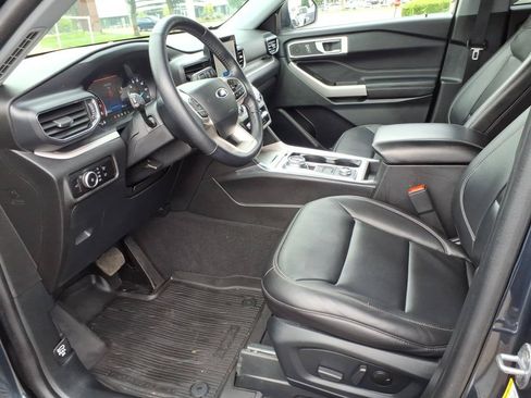 Certified 2023 Ford Explorer XLT w/ Equipment Group 202A AWD/4WD image 10