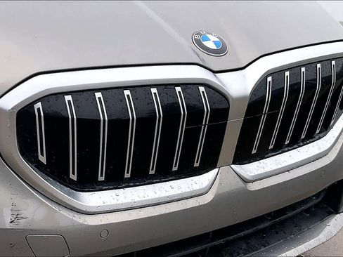 Used 2024 BMW 530i 530i w/ Convenience Package image 27