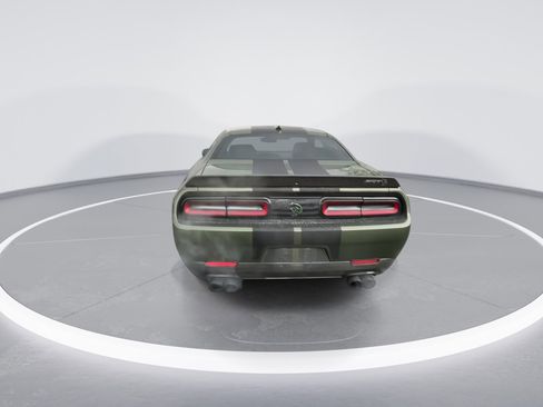 Used 2018 Dodge Challenger SRT Hellcat RWD image 16