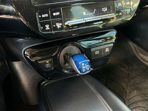 Used 2019 Toyota Prius LE image 17