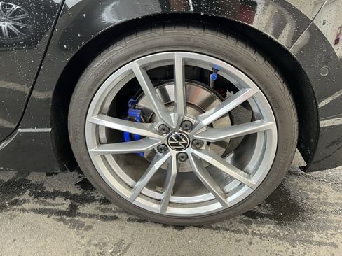 Used 2024 Volkswagen Golf R AWD/4WD image 13