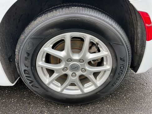 Used 2025 Chrysler Pacifica Select image 33