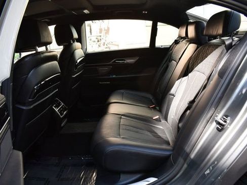 Used 2017 BMW 750i xDrive image 55