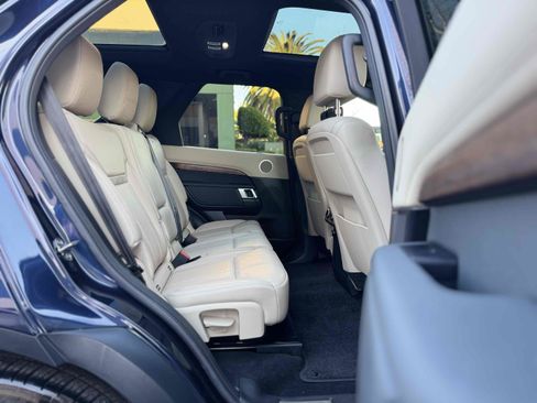 Used 2019 Land Rover Discovery HSE image 28