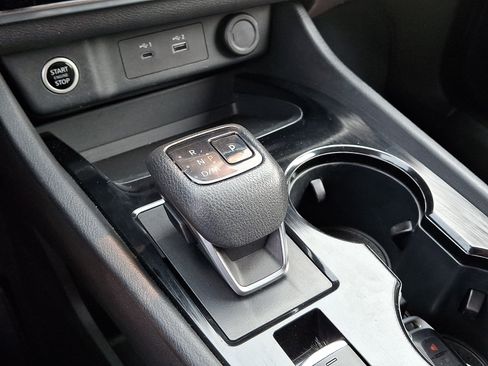 Used 2023 Nissan Rogue SV AWD/4WD image 16