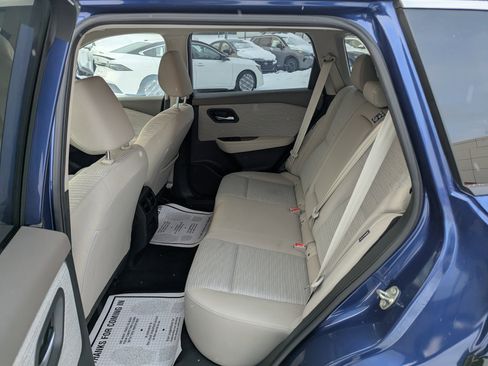 Used 2023 Nissan Rogue SV image 14