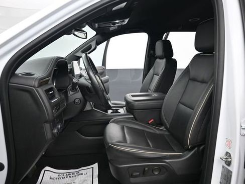 Used 2023 Chevrolet Suburban Premier RWD image 18