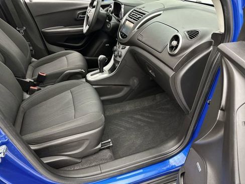 Used 2015 Chevrolet Trax LT w/ LT Sun and Sound Package image 25