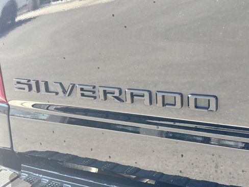 Used 2022 Chevrolet Silverado 2500 LTZ w/ LTZ Plus Package AWD/4WD image 15