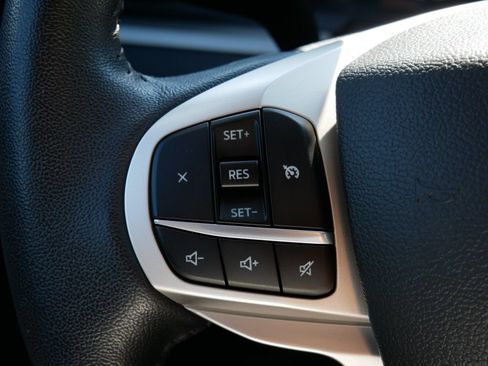 Used 2023 Ford Explorer XLT w/ Equipment Group 202A AWD/4WD image 19