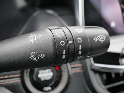 Used 2022 Jeep Compass Limited AWD/4WD image 34