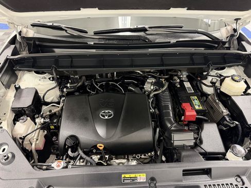 Used 2021 Toyota Highlander Limited FWD image 39