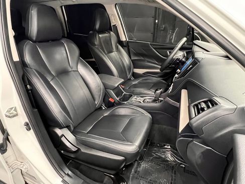 Used 2022 Subaru Forester Limited AWD/4WD image 5