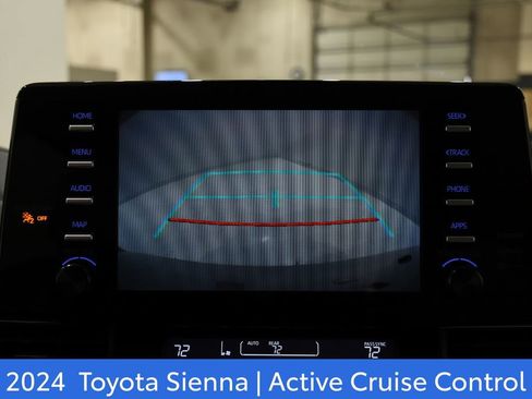 Used 2024 Toyota Sienna LE FWD image 18