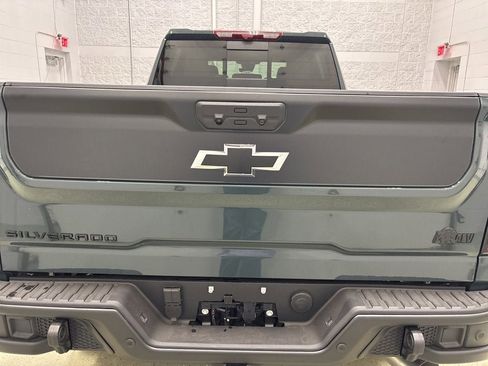 New 2026 Chevrolet Silverado 2500 ZR2 image 4