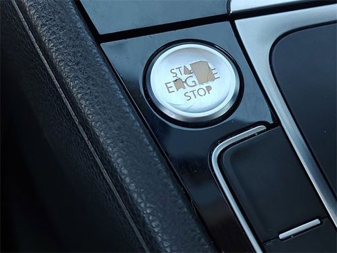 Used 2015 Volkswagen Golf SEL image 18