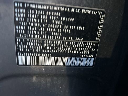 Used 2018 Volkswagen Tiguan SE w/ Panoramic Sunroof Package image 11