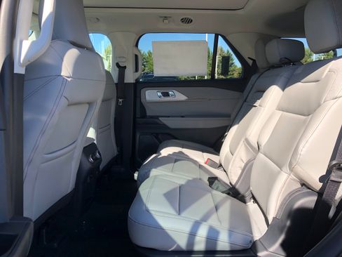 New 2026 Ford Explorer Active w/ Active Comfort Package image 11