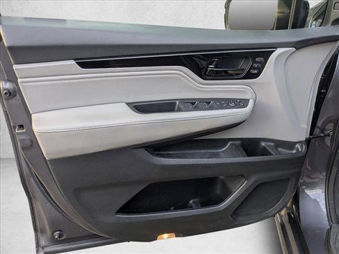 Used 2022 Honda Odyssey Elite image 13