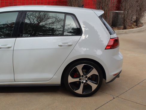 Used 2017 Volkswagen GTI S image 13