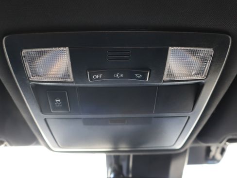 Used 2018 Toyota Tacoma TRD Sport image 32