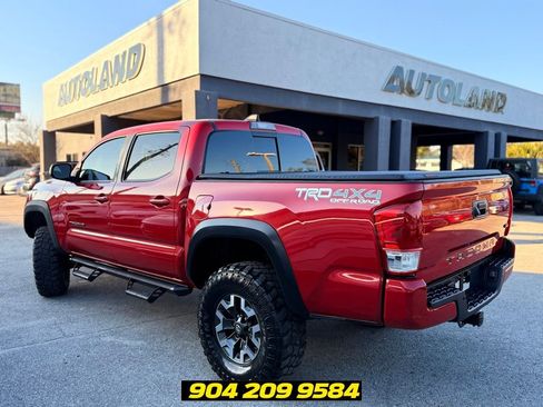 Used 2021 Toyota Tacoma TRD Off-Road w/ Technology Package AWD/4WD image 5