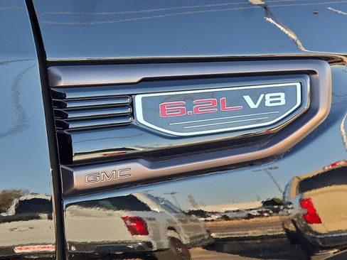 Used 2024 GMC Sierra 1500 AT4X image 7