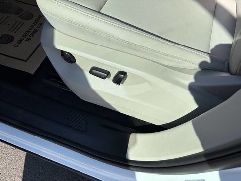 Used 2019 Volkswagen Atlas SE w/ Towing Package image 14