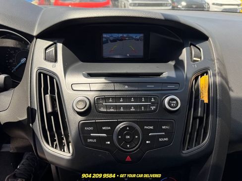 Used 2016 Ford Focus SE FWD image 19
