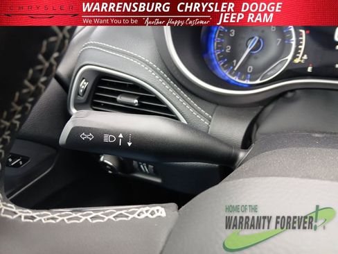 New 2026 Chrysler Pacifica Select image 17