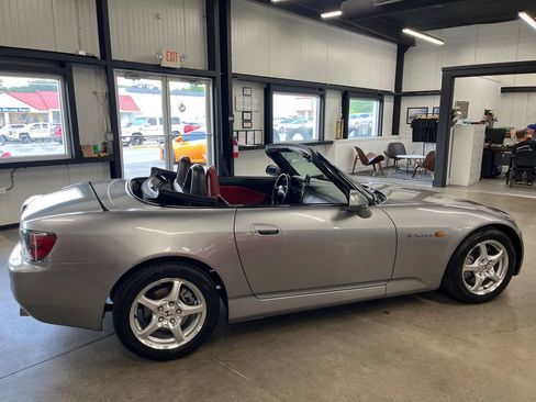 Used 2001 Honda S2000 image 19