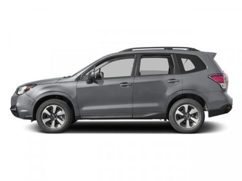 Used 2017 Subaru Forester 2.5i Premium image 3