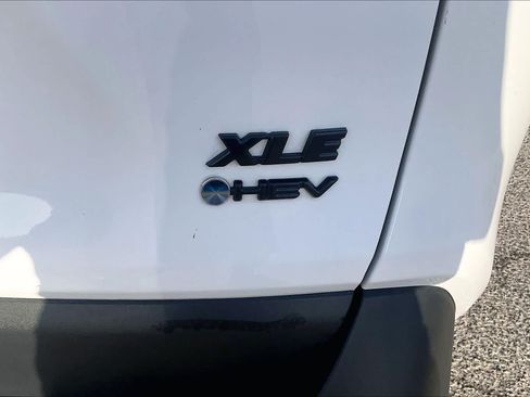 Used 2025 Toyota RAV4 XLE w/ Convenience Package AWD/4WD image 9